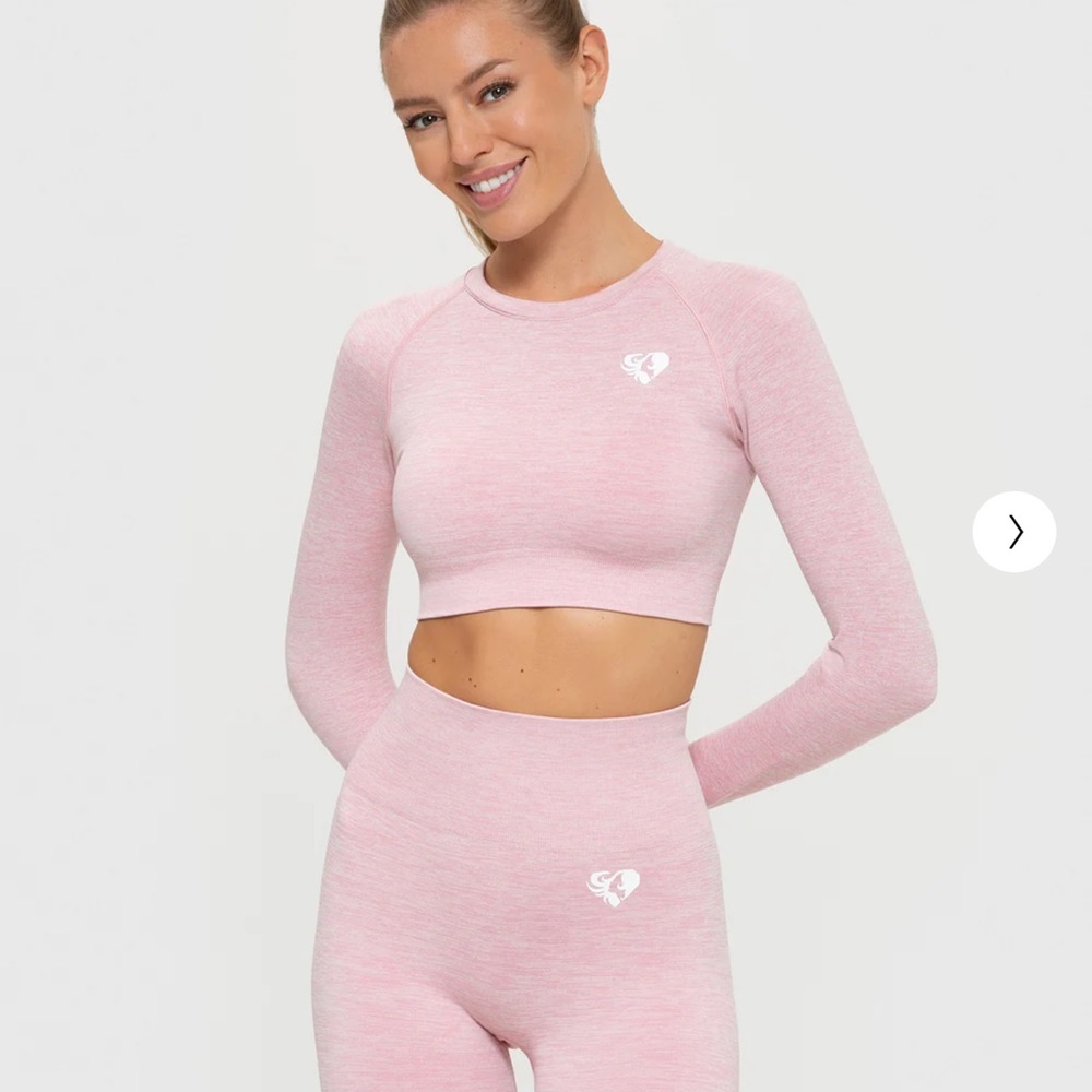 Long sleeve cropped work out shirt